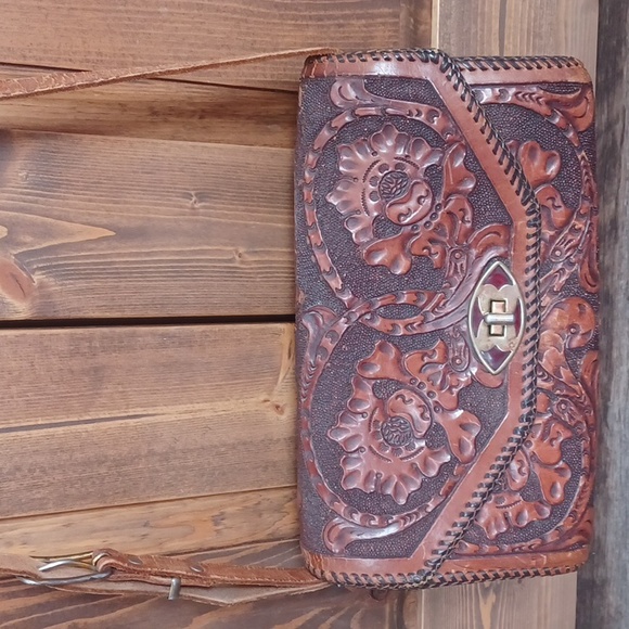 Tooled purse - Picture 16 of 16